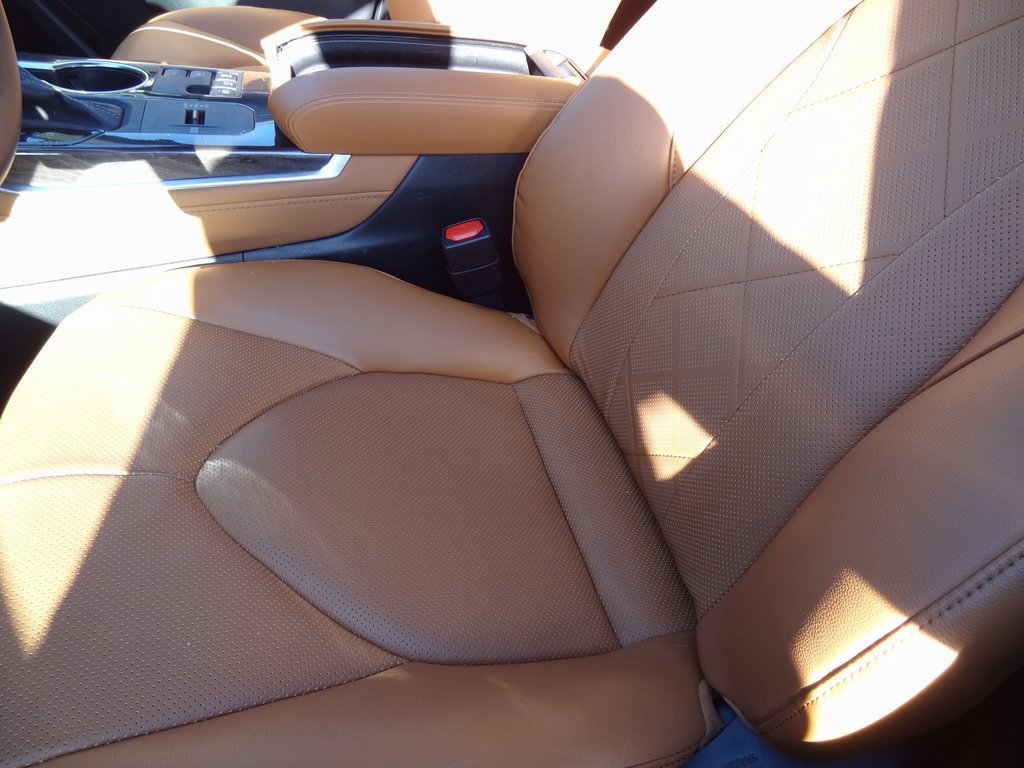 Used 2024 Toyota Highlander Platinum image 7