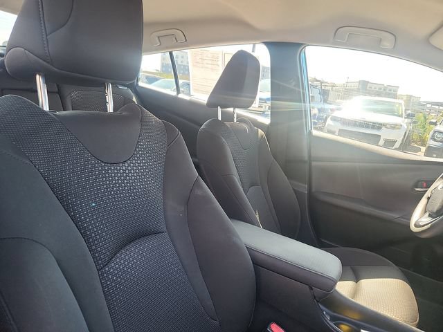 Used 2020 Toyota Prius LE FWD image 31
