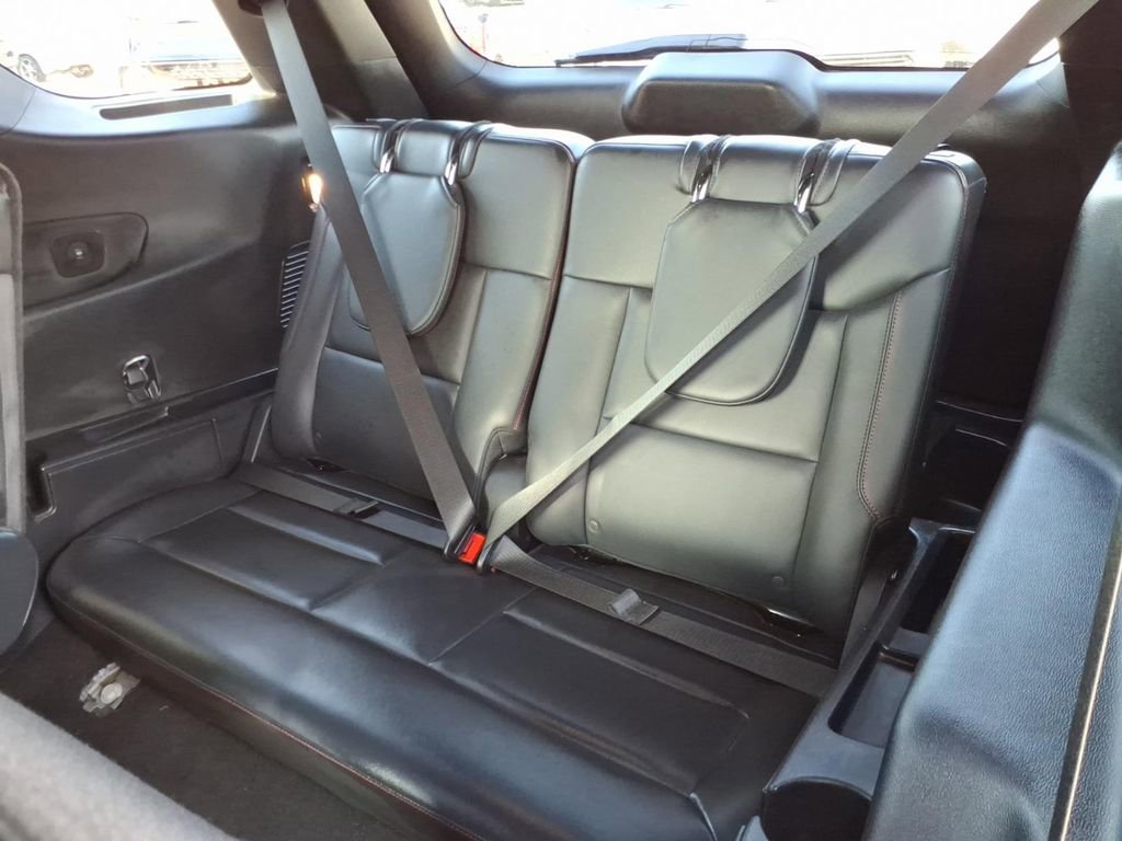 Certified 2025 Ford Explorer ST RWD image 16