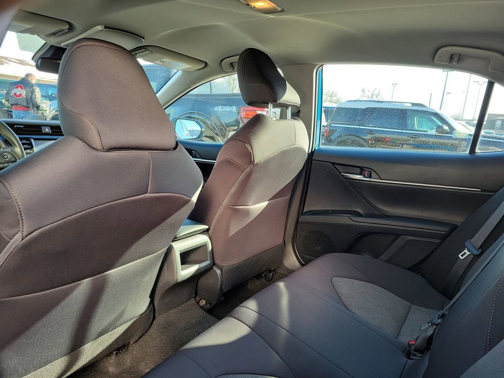 Used 2020 Toyota Camry LE image 15