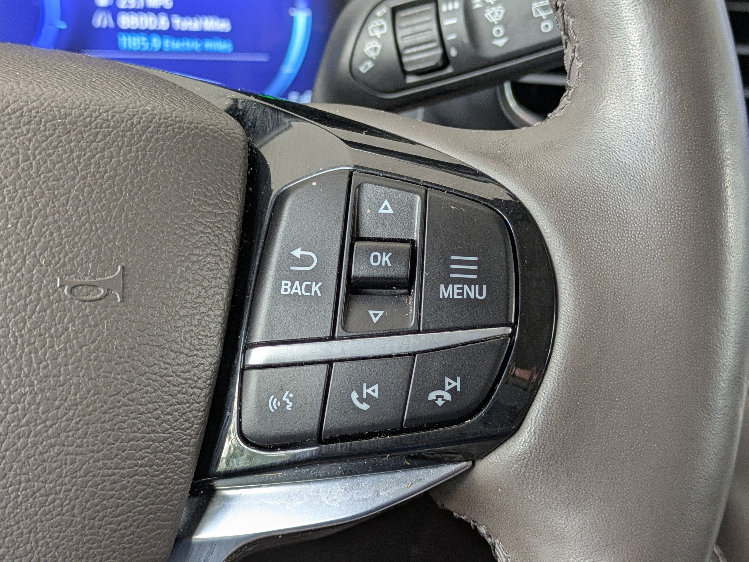 Certified 2022 Ford Explorer Platinum w/ Technology Package AWD/4WD image 30