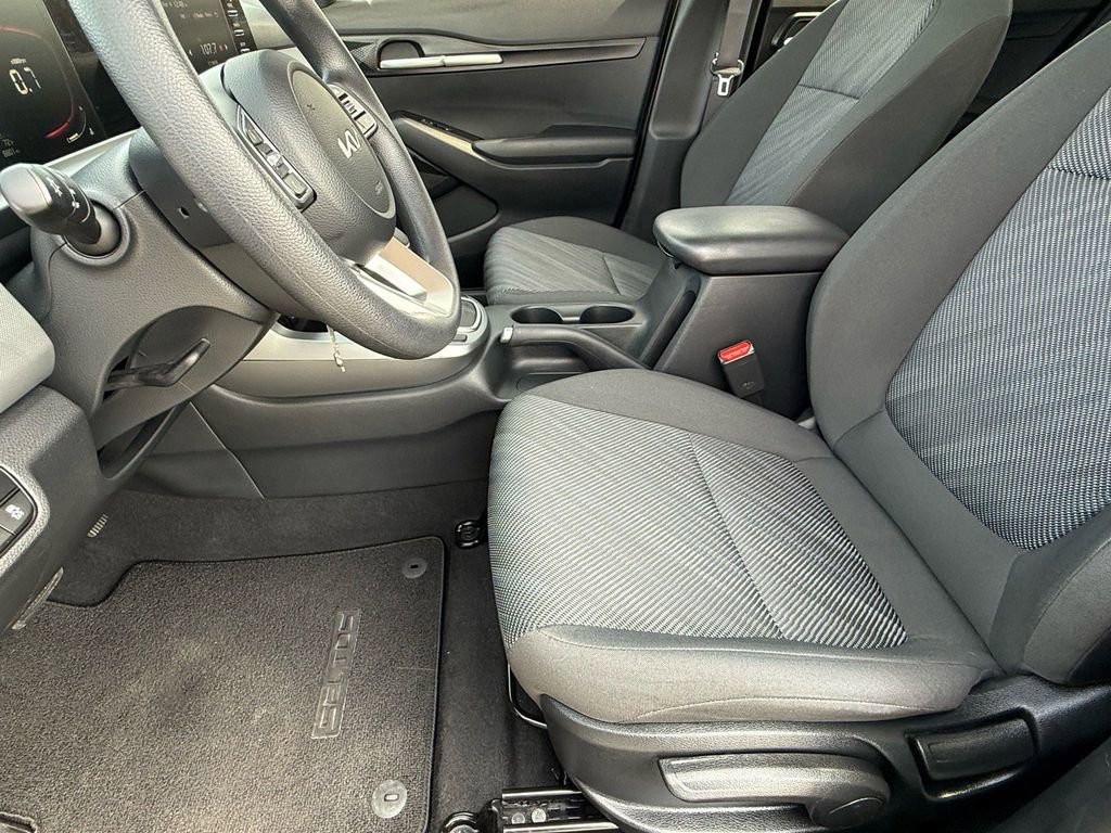 Used 2025 Kia Seltos LX image 14