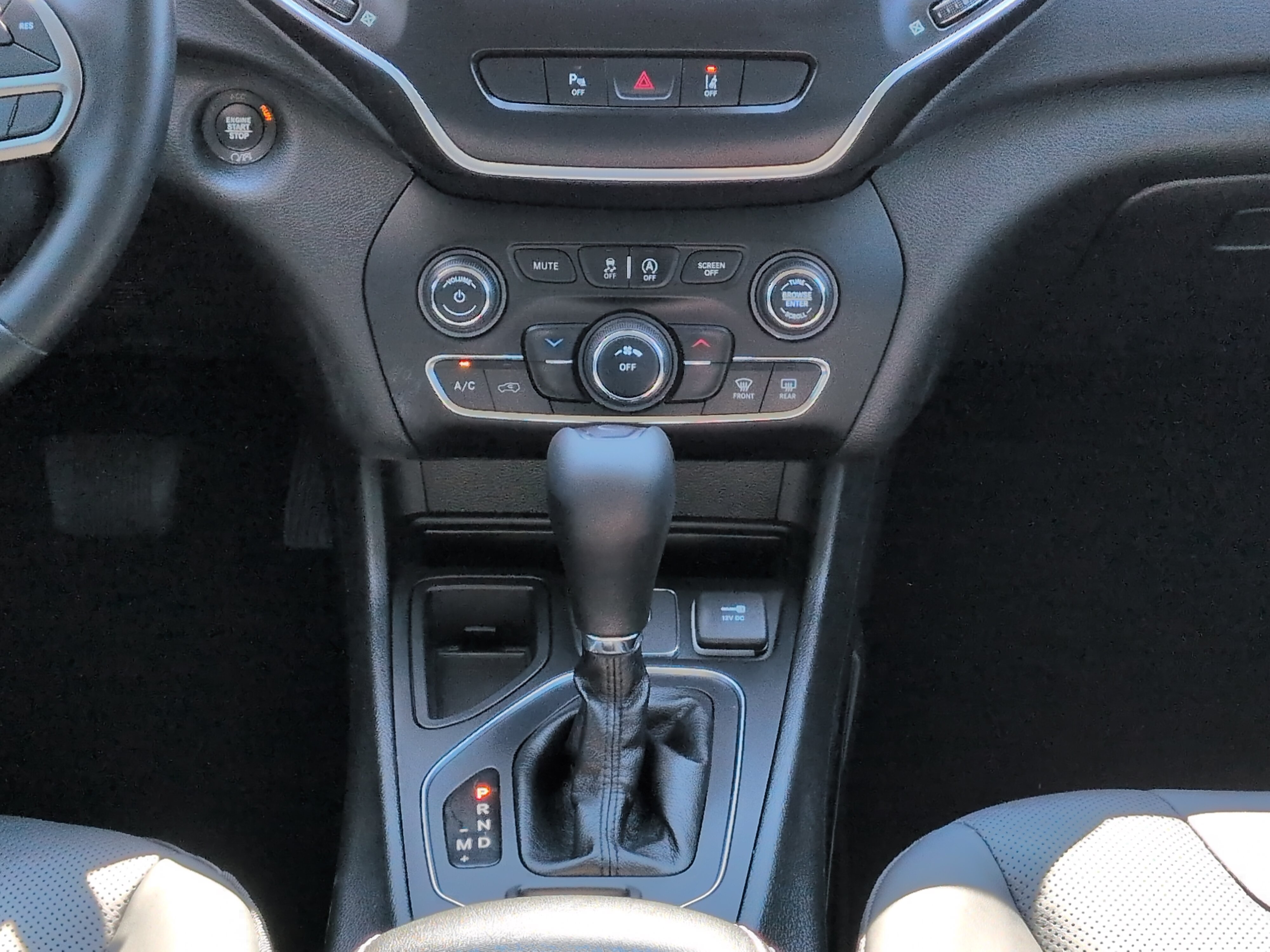 Used 2021 Jeep Cherokee Latitude Lux w/ Sun & Sound Group FWD image 17