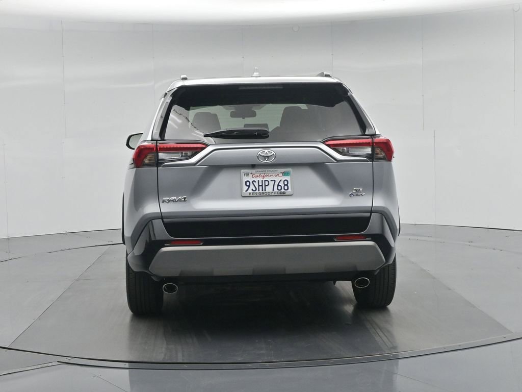 Used 2025 Toyota RAV4 SE image 31