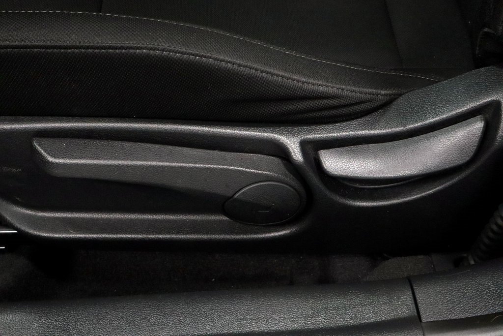 Used 2017 Hyundai Veloster Value Edition image 23