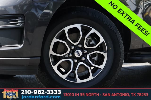 Certified 2024 Ford Expedition XLT RWD image 3