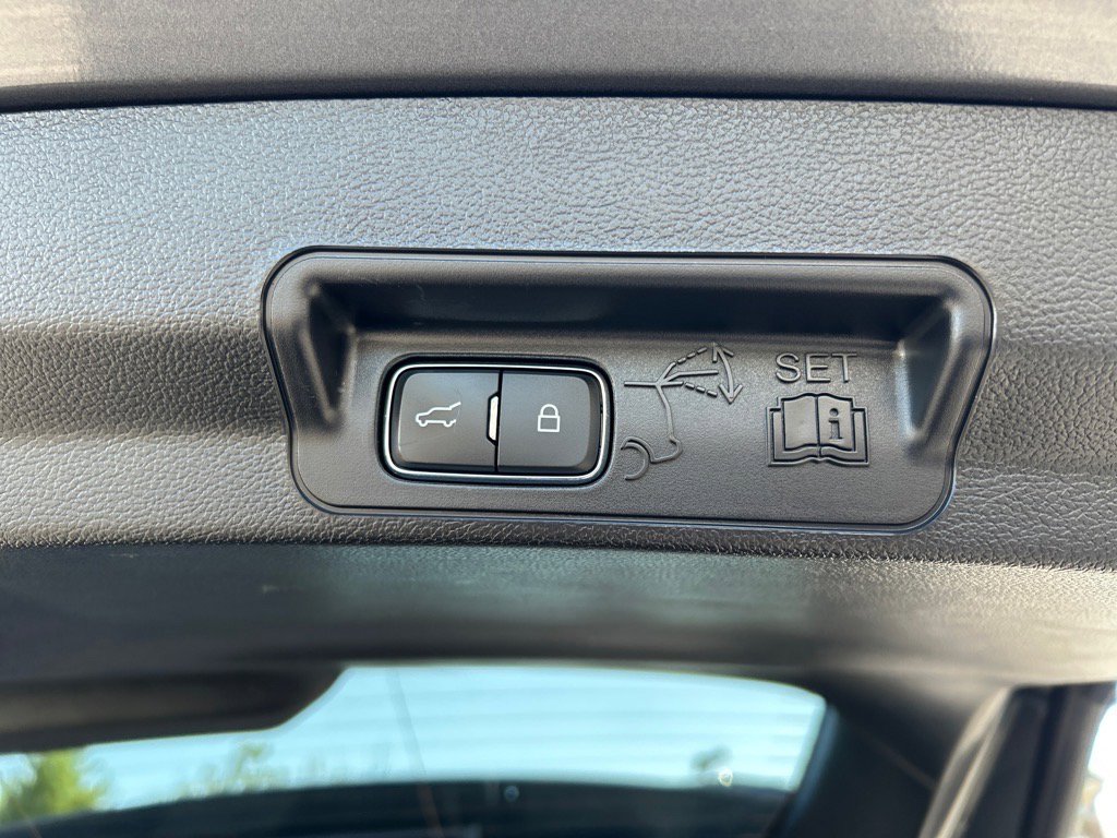 Certified 2022 Ford Explorer ST image 16