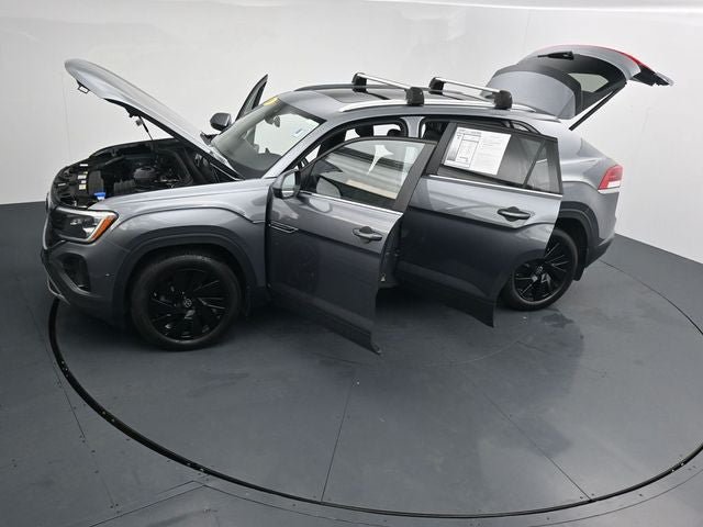 Used 2024 Volkswagen Atlas Cross Sport SE AWD/4WD image 45