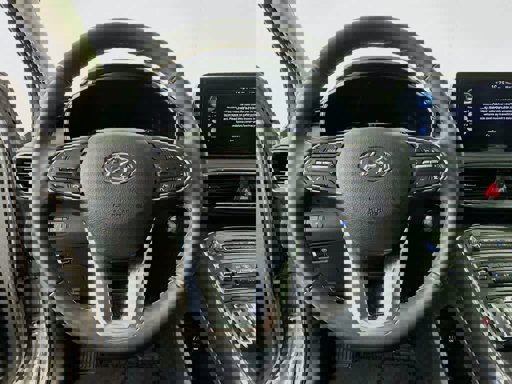 Used 2023 Hyundai Santa Fe SEL image 19