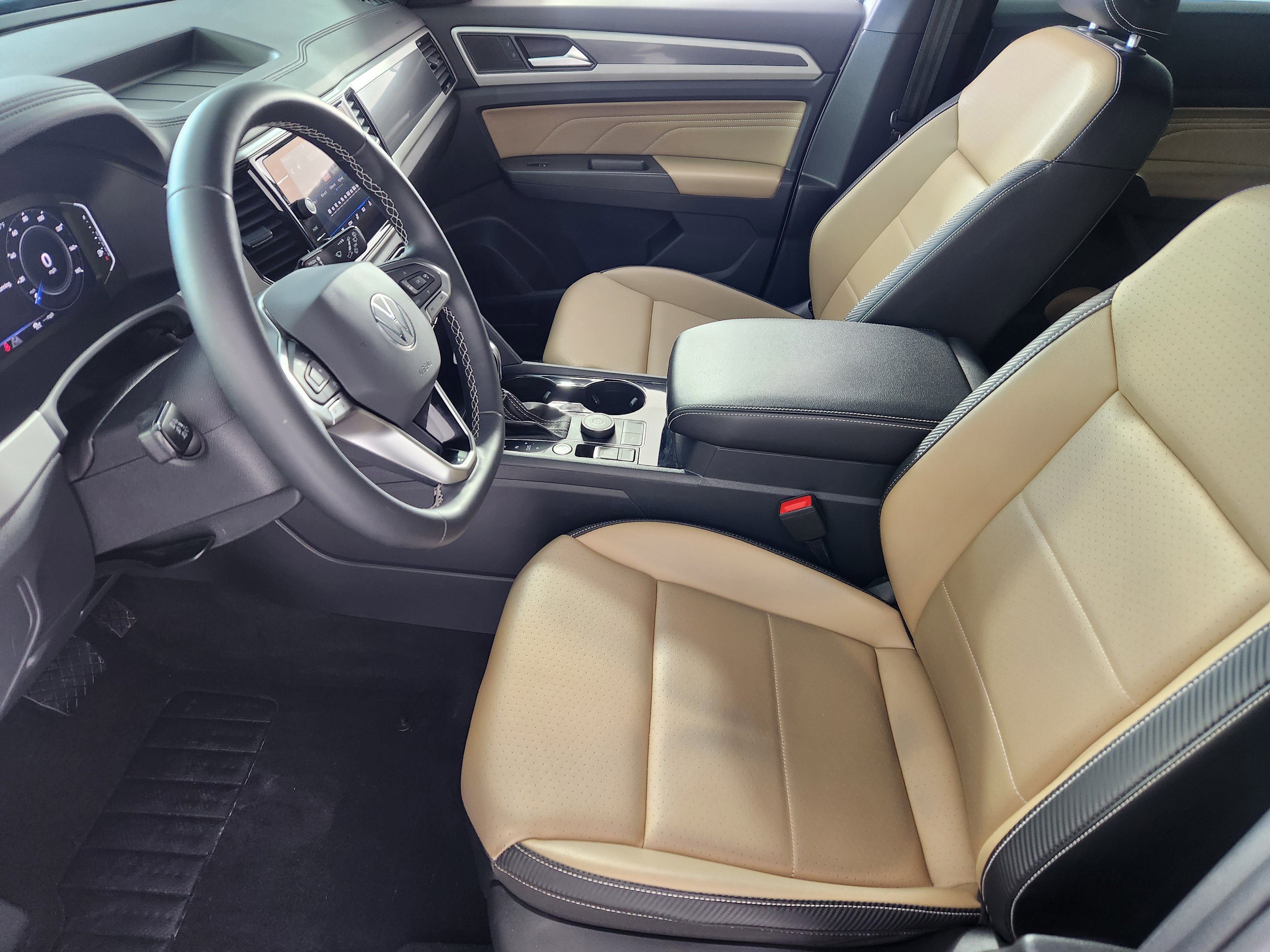 Used 2022 Volkswagen Atlas Cross Sport SE image 11