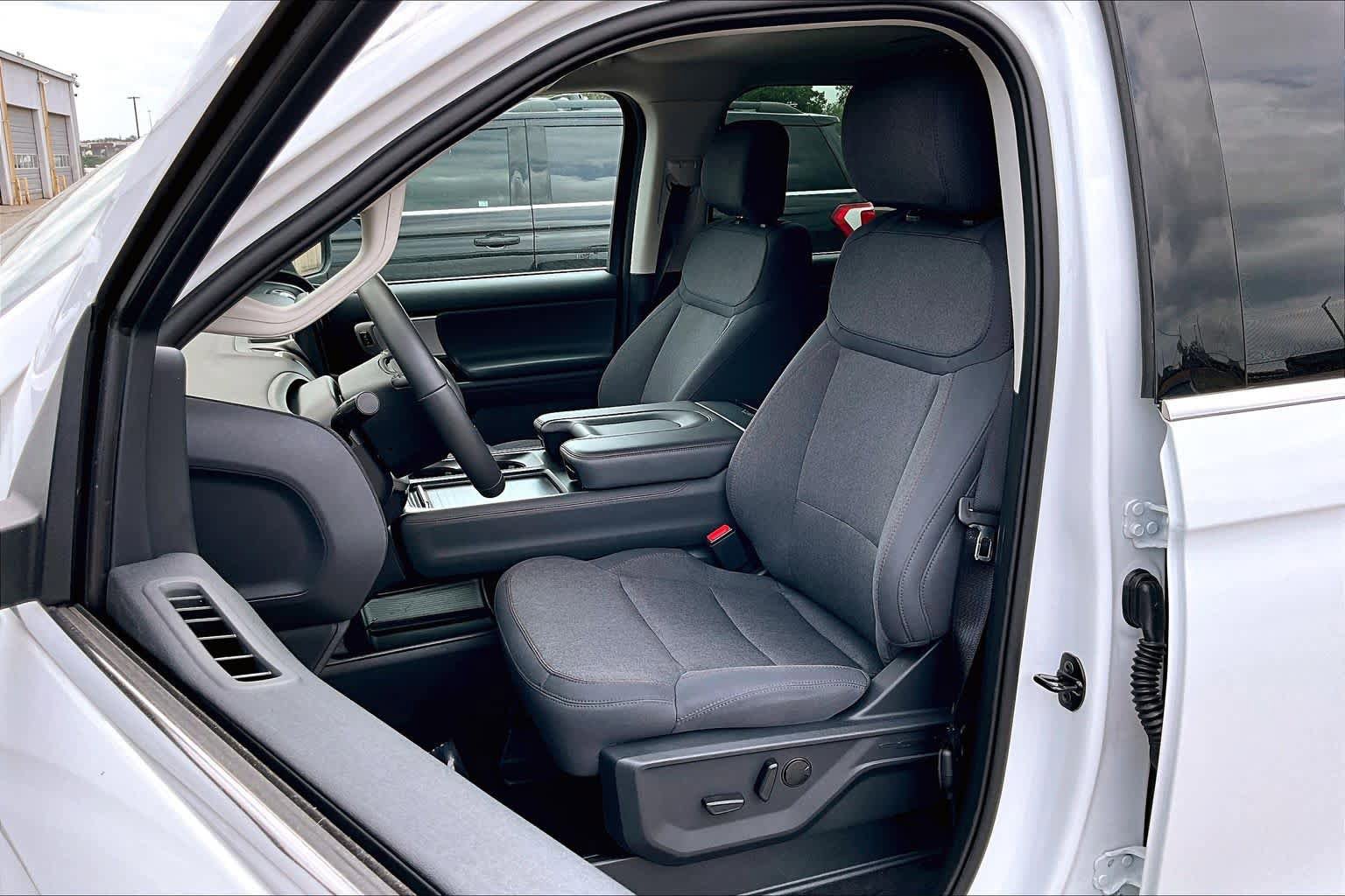 Certified 2025 Ford Expedition Max Active RWD image 8