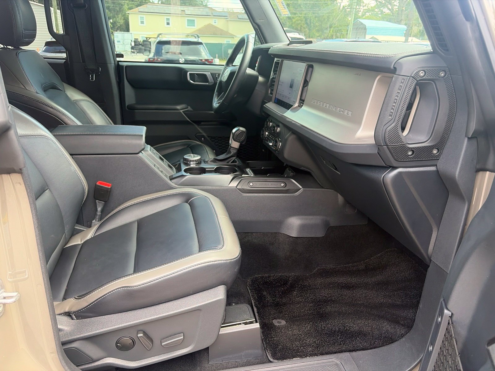 Certified 2025 Ford Bronco Outer Banks AWD/4WD image 16