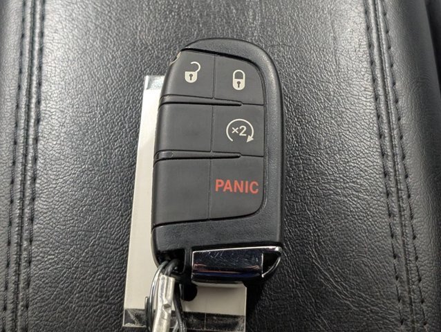 Used 2025 Jeep Compass Limited AWD/4WD image 23