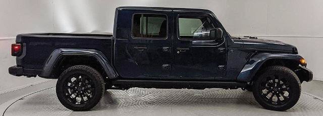 Used 2025 Jeep Gladiator Sport AWD/4WD image 2