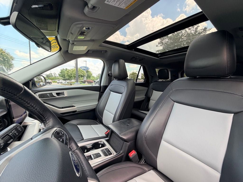 Certified 2023 Ford Explorer XLT w/ Equipment Group 202A RWD image 30
