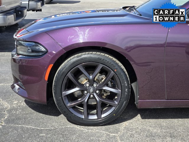 Used 2022 Dodge Charger SXT w/ Blacktop Package image 9