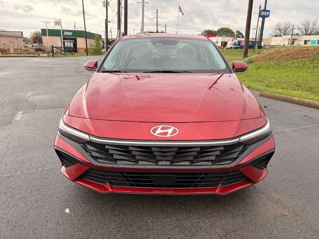 Used 2025 Hyundai Elantra Limited w/ Cargo Package image 5