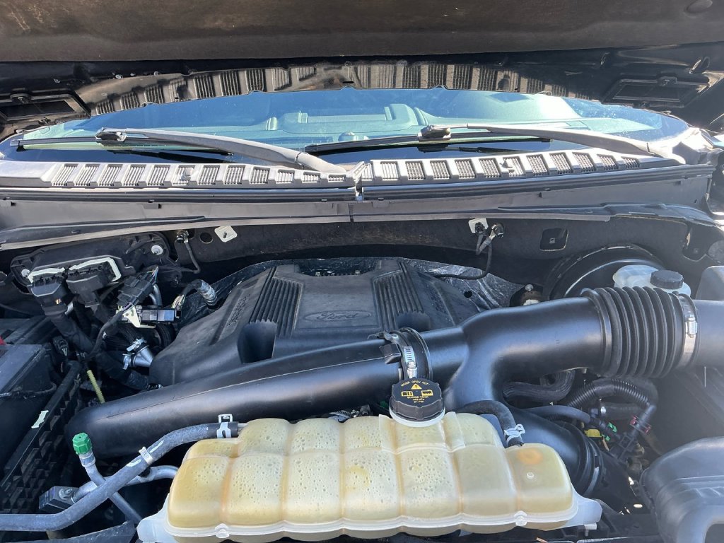 Certified 2018 Ford Expedition XLT w/ Equipment Group 202A RWD image 25