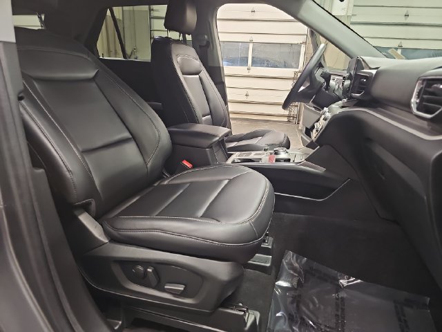 Certified 2023 Ford Explorer XLT w/ Equipment Group 202A RWD image 10