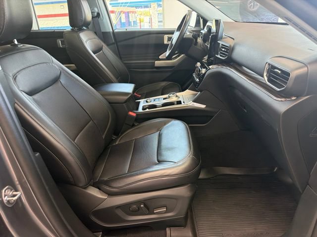Certified 2024 Ford Explorer Limited w/ Limited Technology Package AWD/4WD image 15