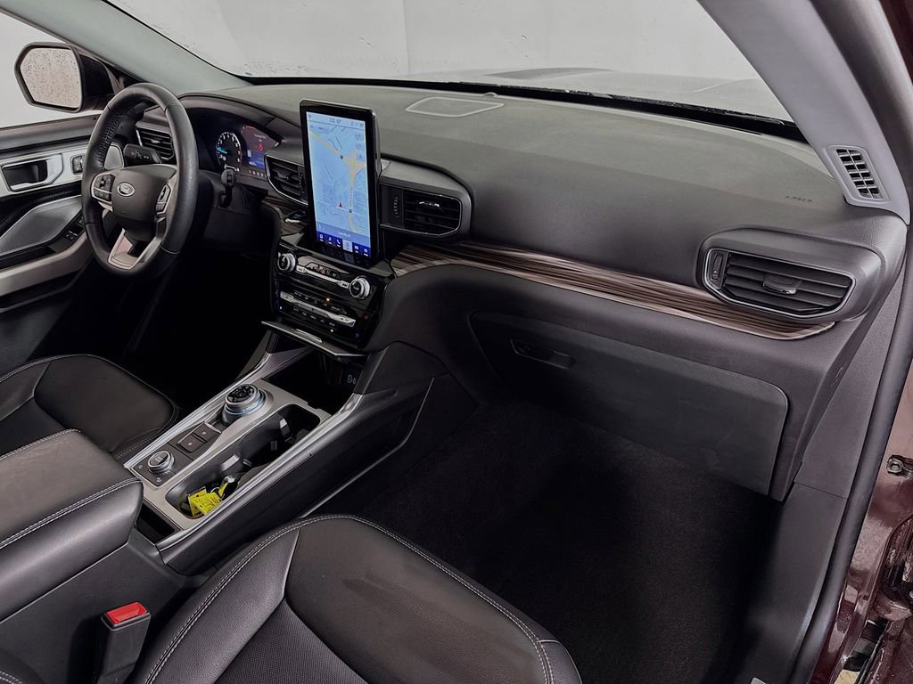 Certified 2023 Ford Explorer Limited w/ Limited Technology Package image 32