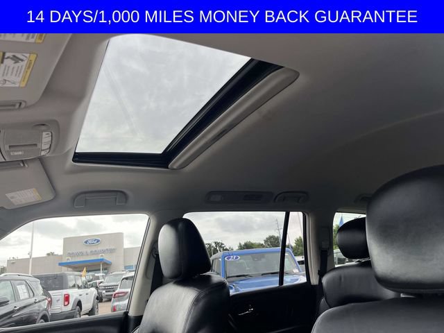 Used 2021 Nissan Armada SL w/ Captain's Chairs Package AWD/4WD image 12