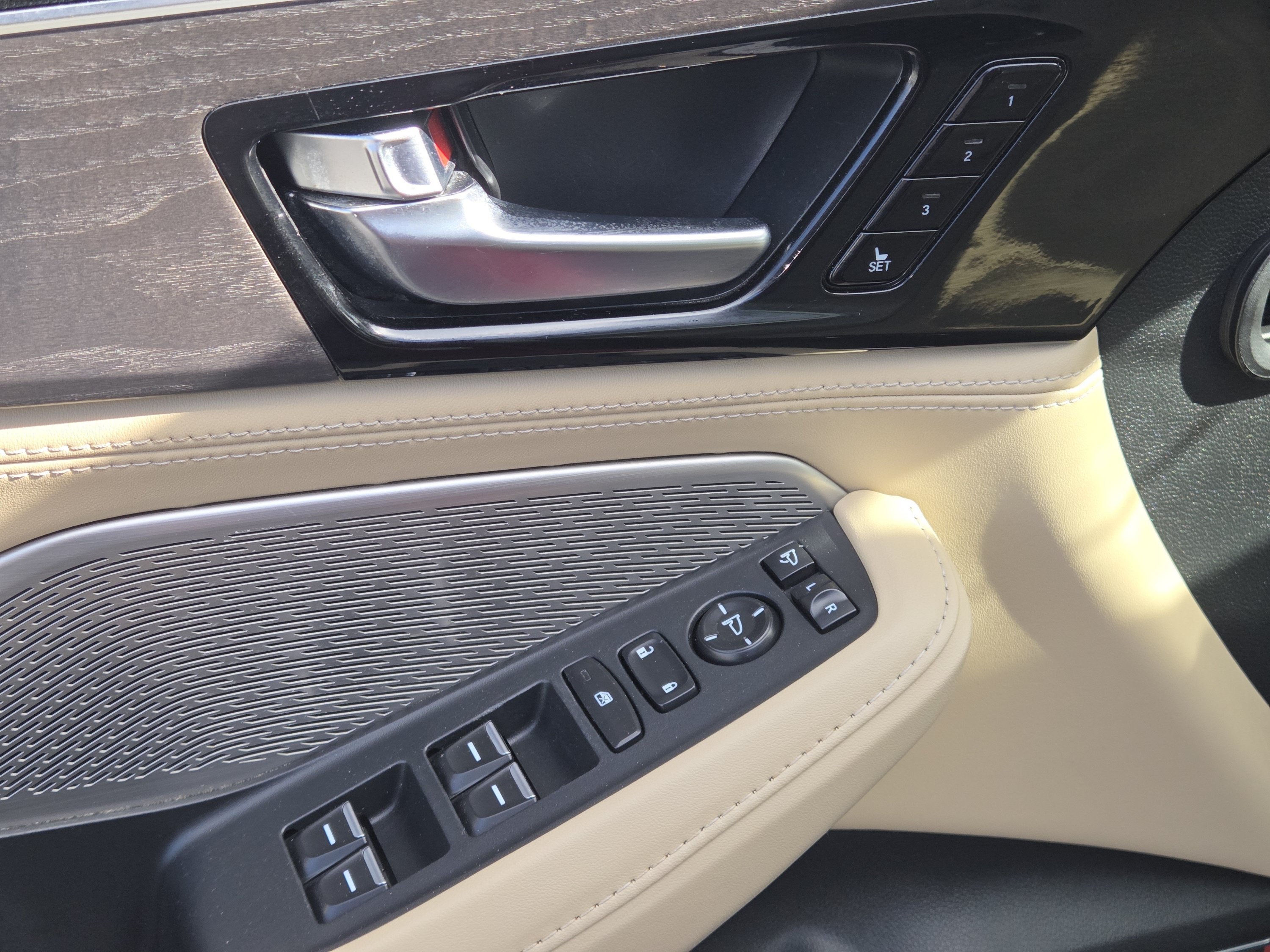 Used 2023 Acura MDX w/ Advance Package AWD/4WD image 37