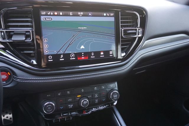 Used 2021 Dodge Durango SRT Hellcat w/ Technology Group AWD/4WD image 9