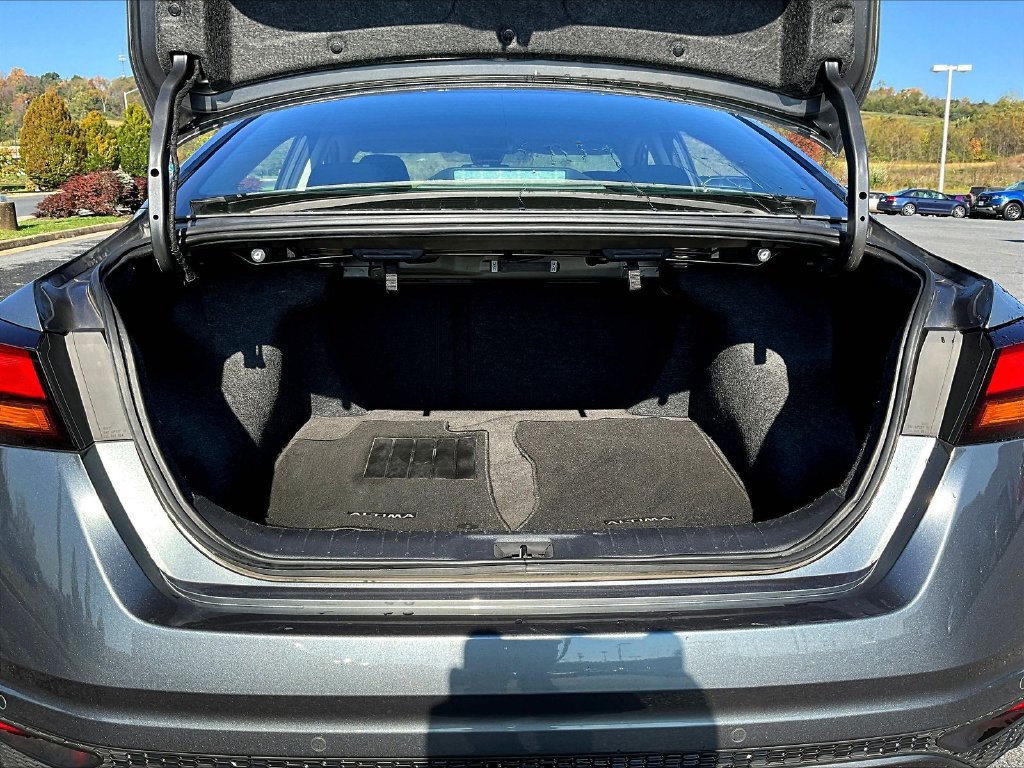 Used 2025 Nissan Altima 2.5 SV FWD image 25