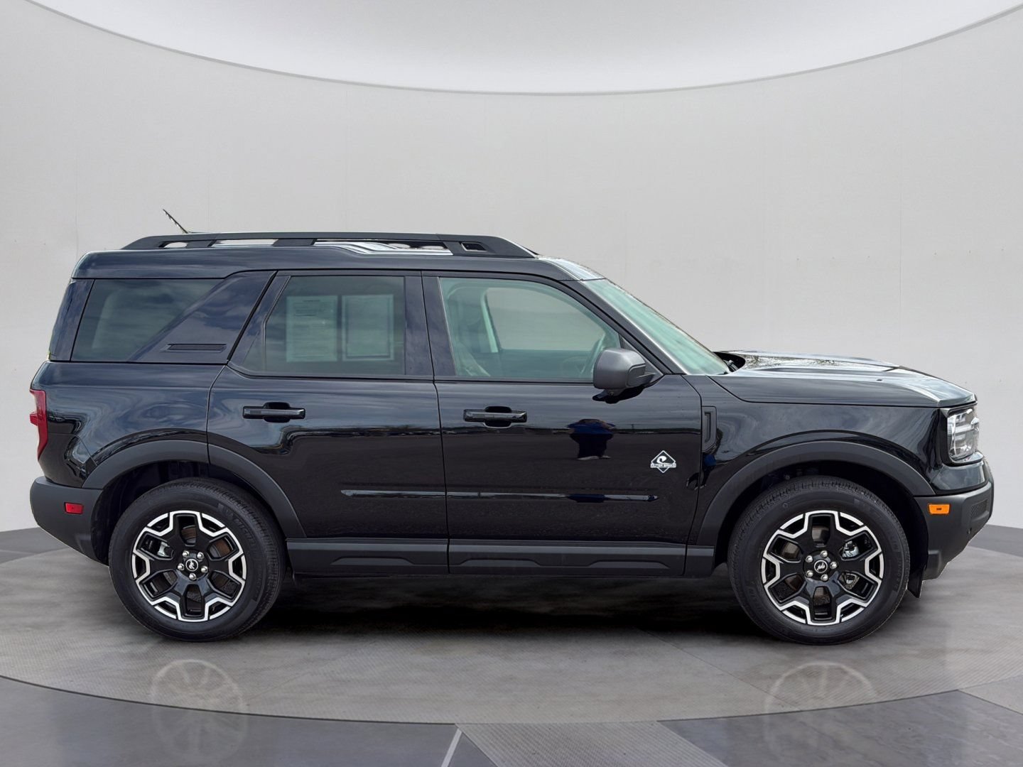 Certified 2025 Ford Bronco Sport Outer Banks w/ Outer Banks Tech Package+ AWD/4WD image 10