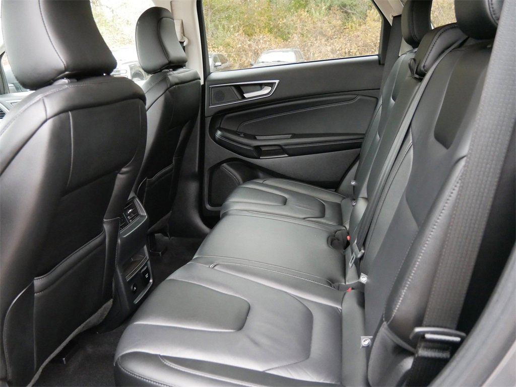 Certified 2022 Ford Edge Titanium w/ Class II Trailer Tow Package image 11