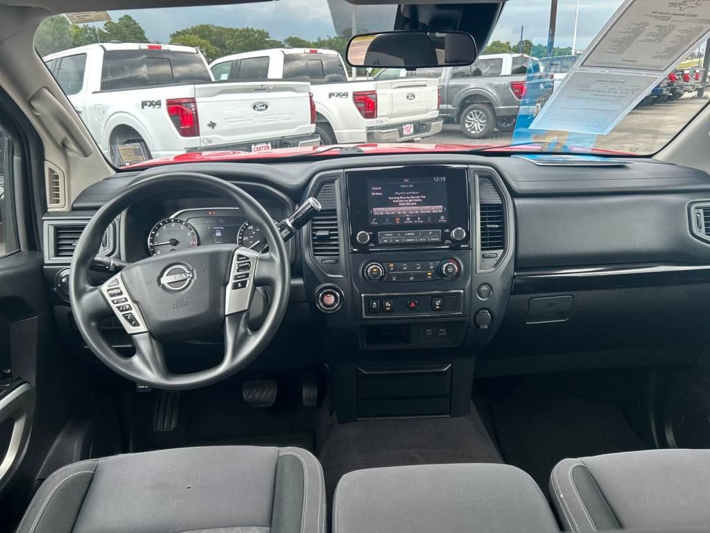 Used 2023 Nissan Titan SV image 12