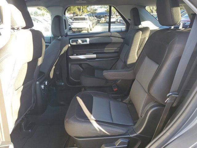 Certified 2023 Ford Explorer XLT image 9