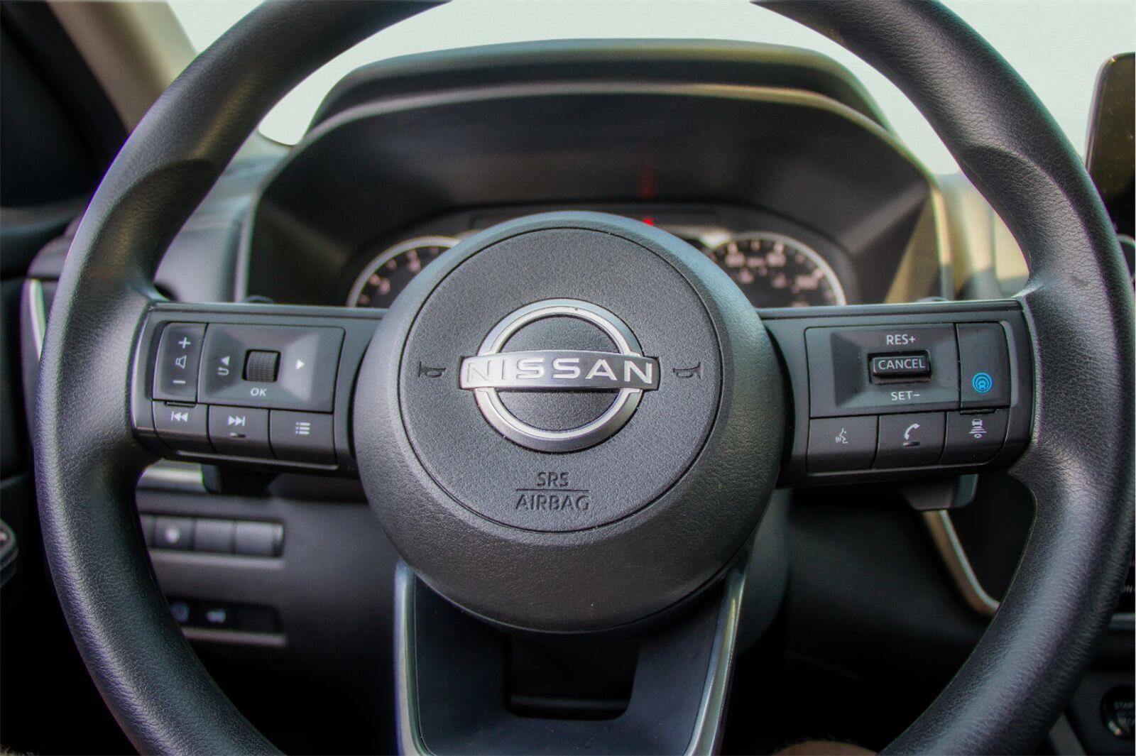 Used 2024 Nissan Rogue SV AWD/4WD image 11