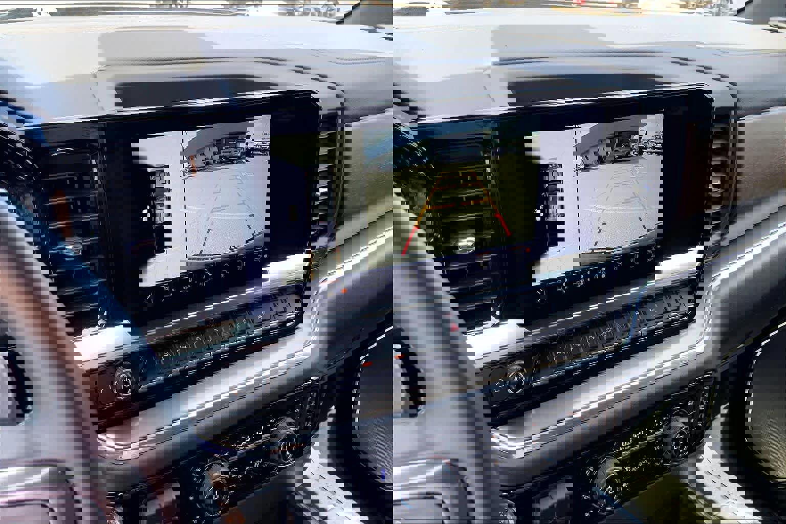 Used 2024 Chevrolet Silverado 1500 High Country w/ Technology Package AWD/4WD image 27