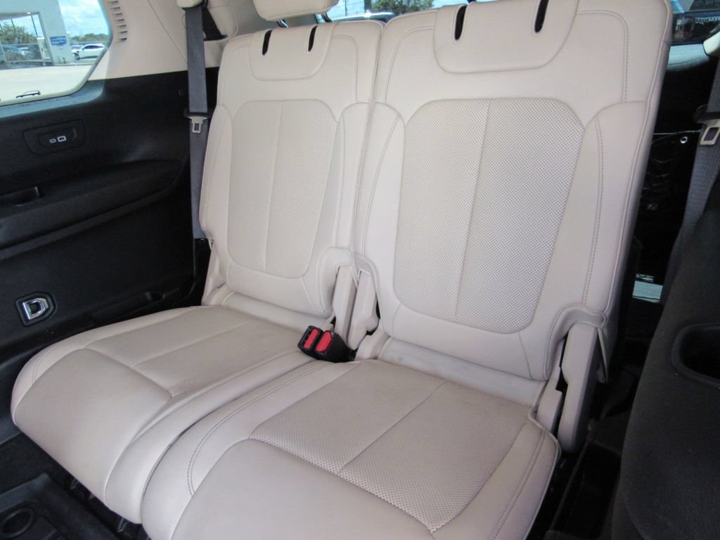 Used 2021 Jeep Grand Cherokee L Limited w/ Luxury Tech Group II AWD/4WD image 17
