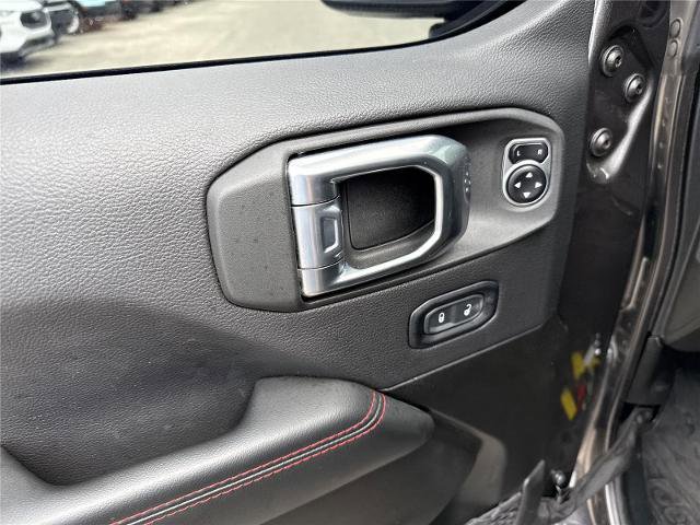 Used 2024 Jeep Gladiator Rubicon w/ Technology Group image 24