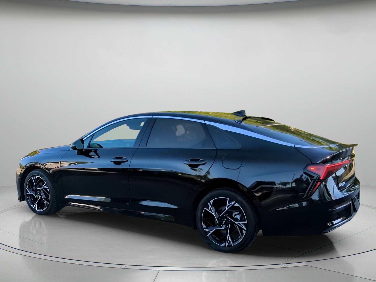 Used 2025 Kia K5 GT-Line w/ GT-Line Premium Package AWD/4WD image 16