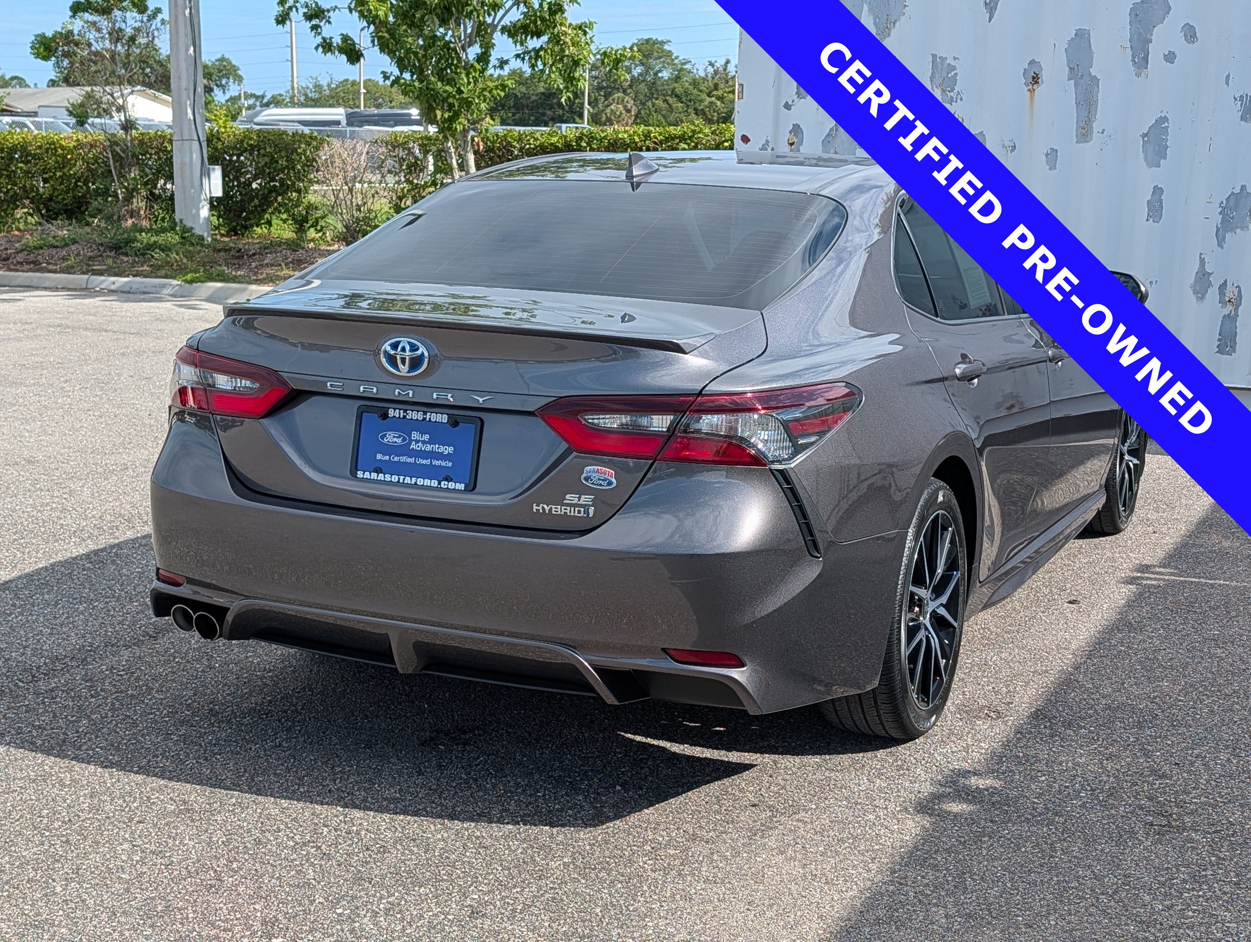Used 2022 Toyota Camry SE FWD image 4
