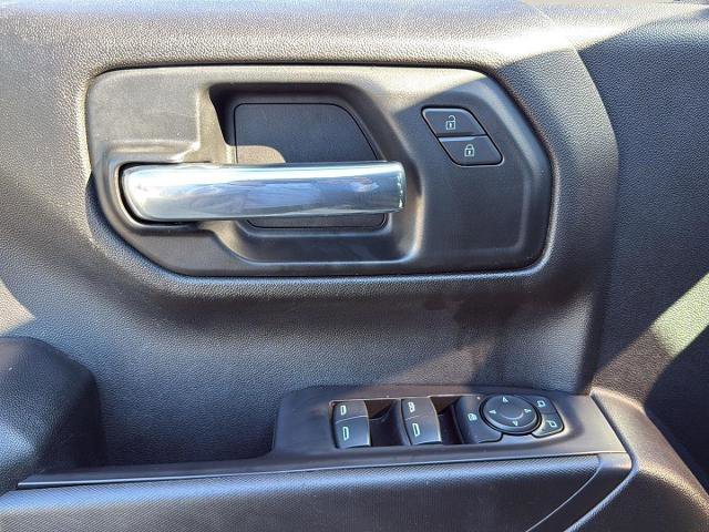 Used 2019 Chevrolet Silverado 1500 Custom w/ Custom Value Package image 15