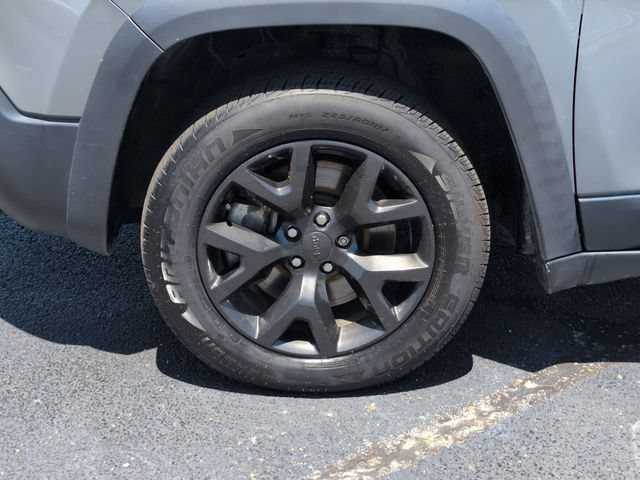 Used 2020 Jeep Cherokee Latitude AWD/4WD image 9