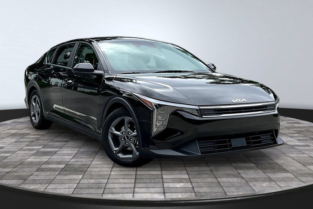 Used 2025 Kia K4 FWD image 3
