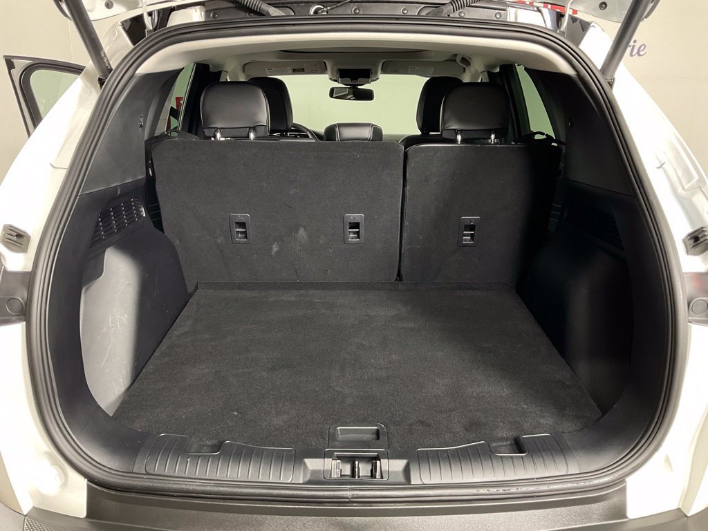 Certified 2025 Ford Escape Platinum w/ Premium Technology Package FWD image 11