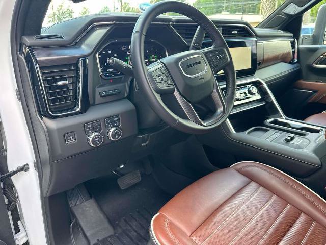 Used 2025 GMC Sierra 3500 Denali Ultimate AWD/4WD image 9