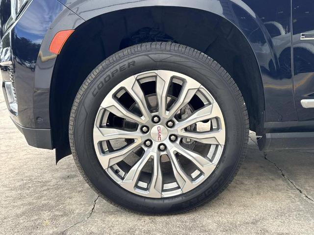 Used 2023 GMC Yukon Denali w/ Denali Reserve Package RWD image 3