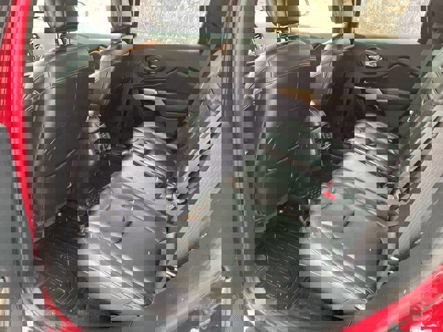 Used 2017 Jeep Cherokee Latitude w/ True North Edition image 12