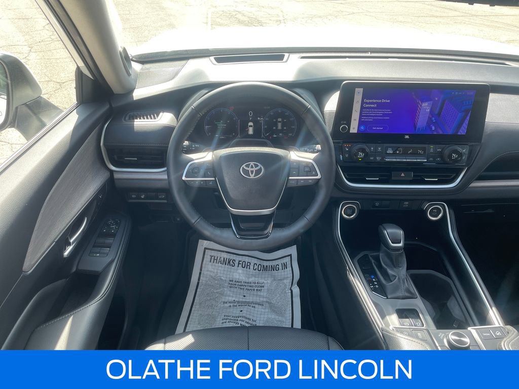 Used 2025 Toyota Grand Highlander AWD image 26