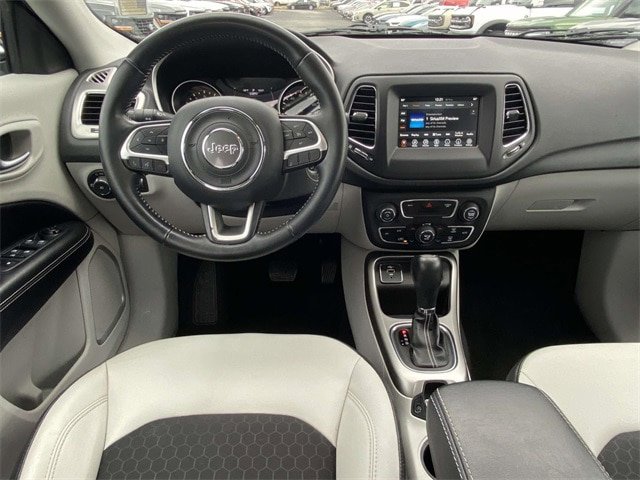 Used 2019 Jeep Compass Latitude FWD image 9