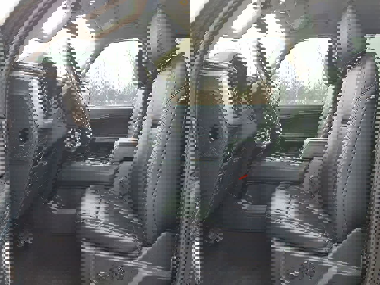 Certified 2024 Ford Expedition XLT image 17