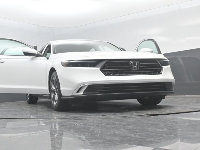 Used 2024 Honda Accord EX image 29
